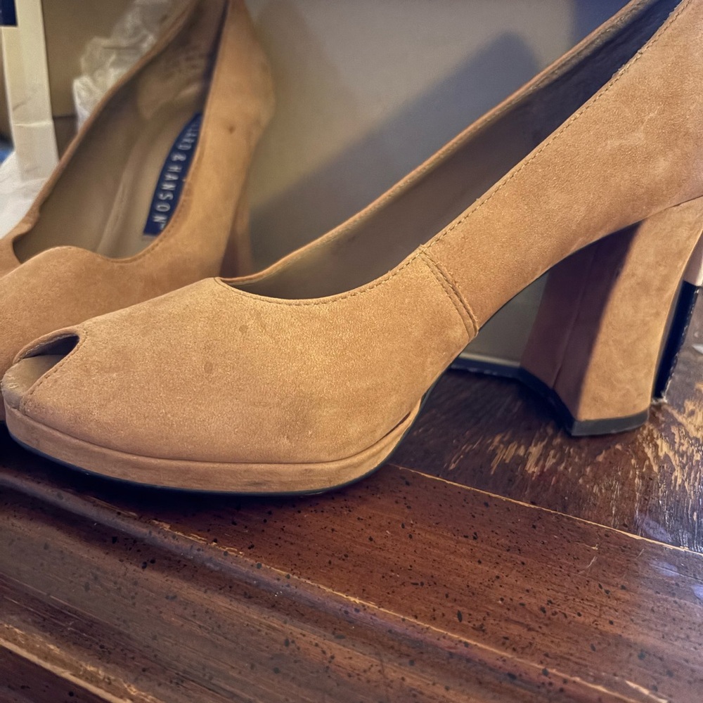 Vintage Tan Peep-Toe Heels